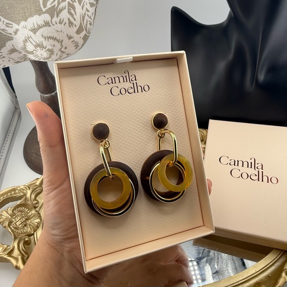 Camila Coelho Multi-Tone Hoop Statement Earrings ✨ - Picture 6 of 7